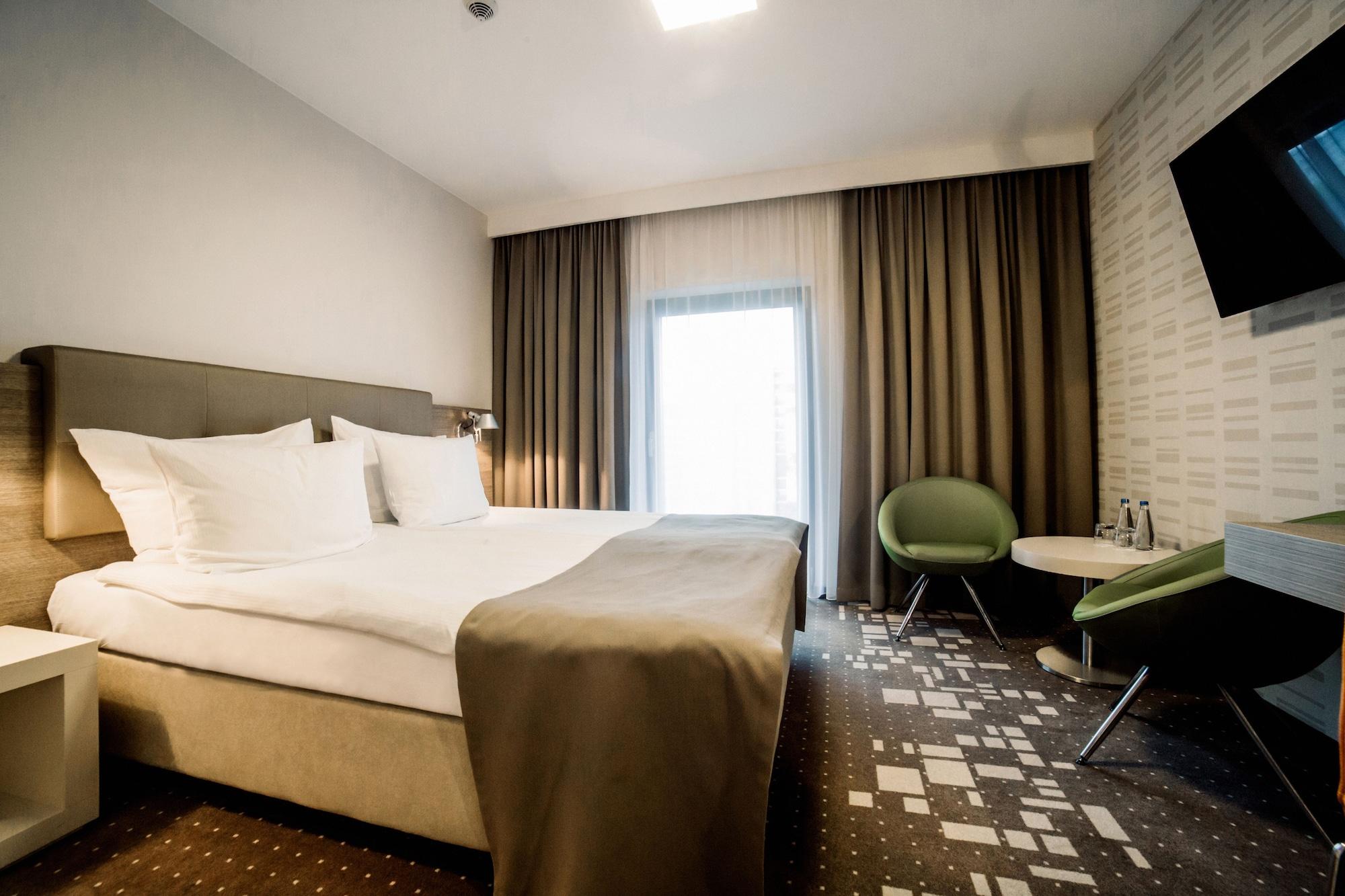 Q Hotel Plus ורוצלב מראה חיצוני תמונה