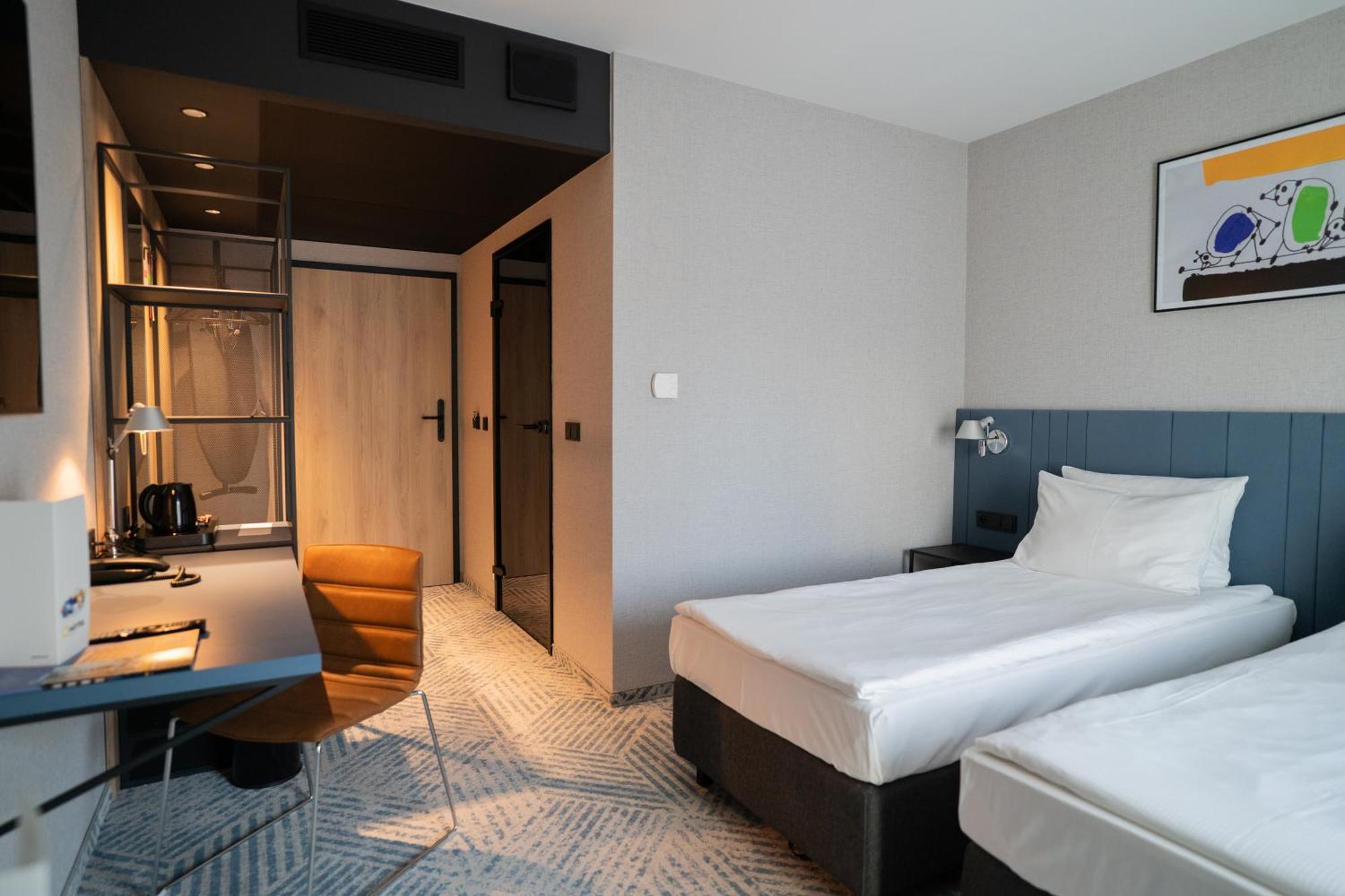Q Hotel Plus ורוצלב מראה חיצוני תמונה