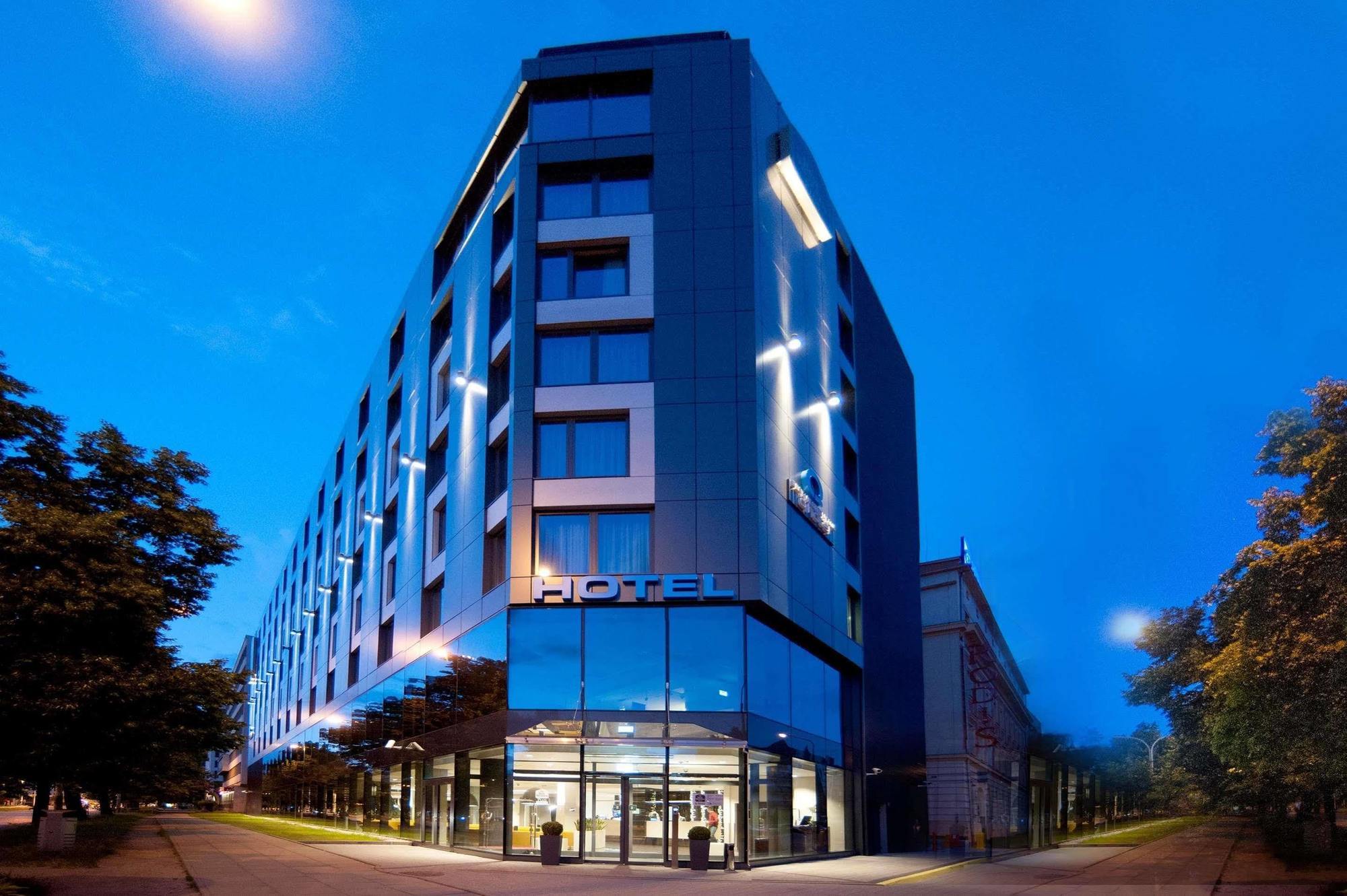 Q Hotel Plus ורוצלב מראה חיצוני תמונה